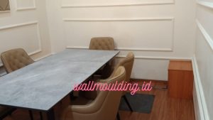 wall moulding area ruang rapat bekasi